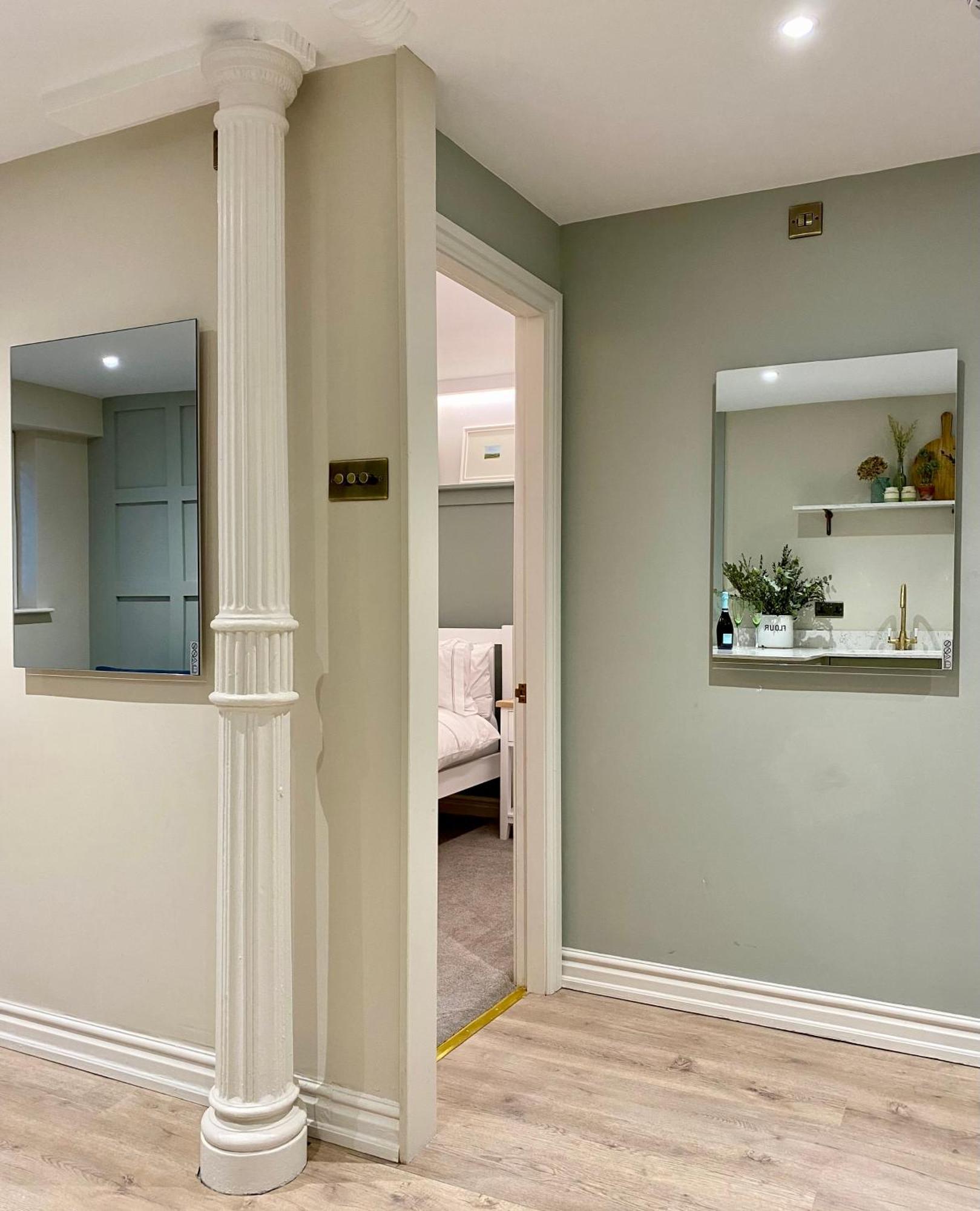 Victoria Bar Walls By Chateau Anna, Central York - Free Parking Buitenkant foto